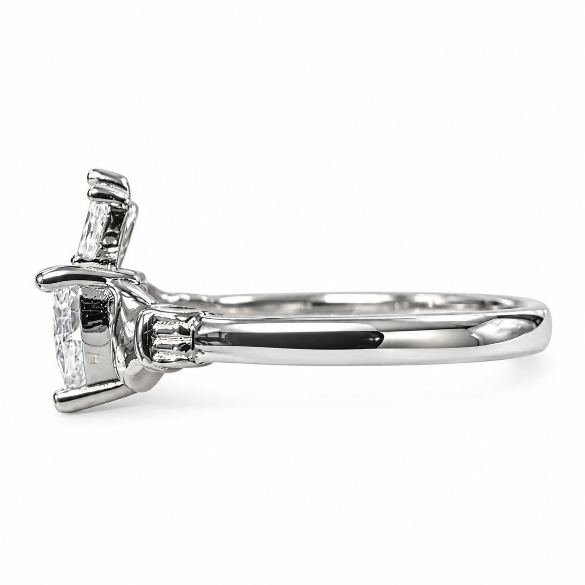 Ladies Silver Claddagh Ring with Cubic Zirconia